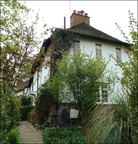 14 Oakwood Road